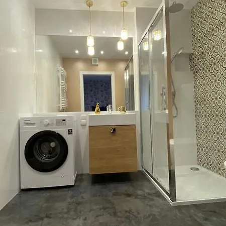 Long Island Apartment *