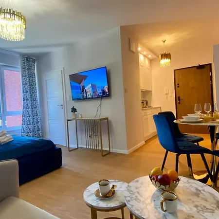 Long Island Apartment *